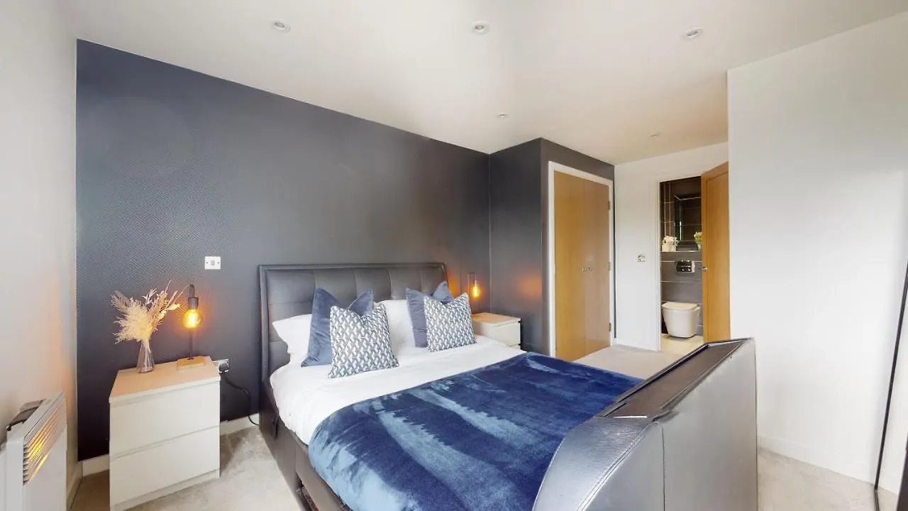 Marina Luxury Apartment - Cardiff Bay - Free Parking & Wi-Fi